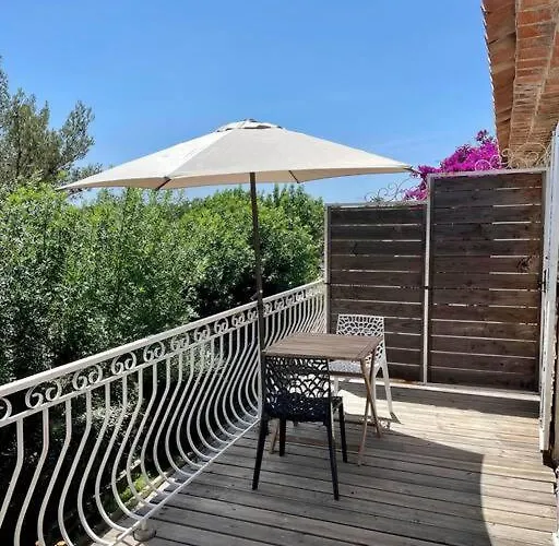 Grand Studio&terrasse Privée Apartamento *