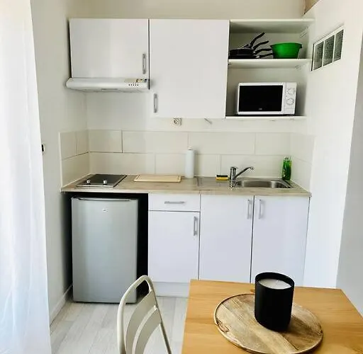 Grand Studio&terrasse Privée Apartamento *